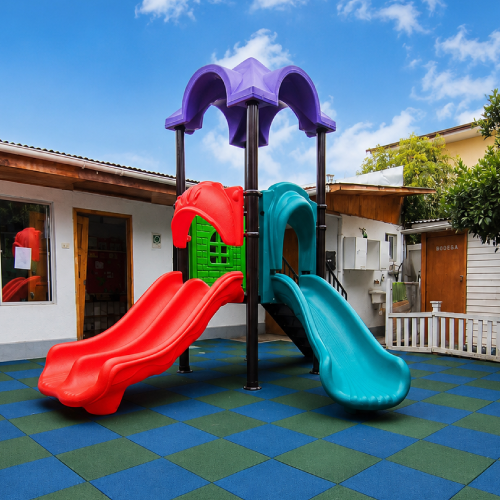 Juego Modular Plaza 23 - HBQQ23 - Instalación Real - Play And Toys