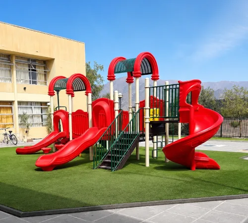 Juego Modular Plaza 06 - Instalación Real - Play And Toys