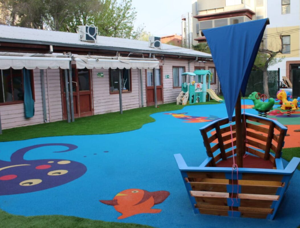 Play And Toys - Juegos de Plaza y Patio