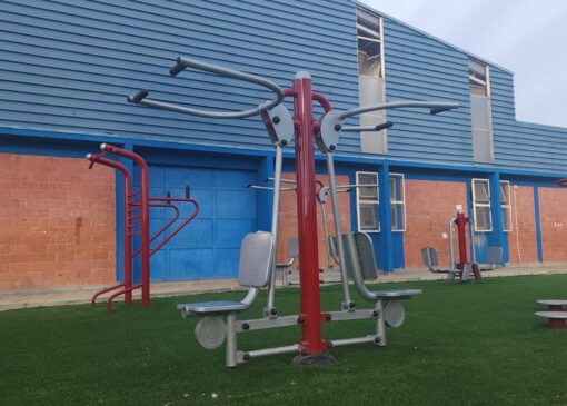 Maquina de ejercicio hombros espalda