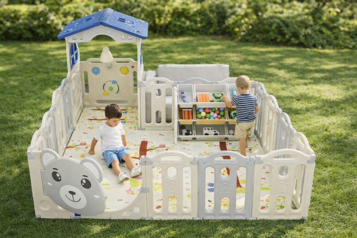 Corrales y Piscina de Pelotas