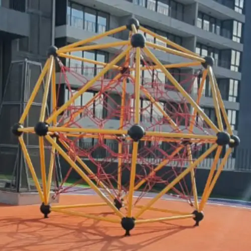 Juegos de Cuerda y Escaladores de Plaza